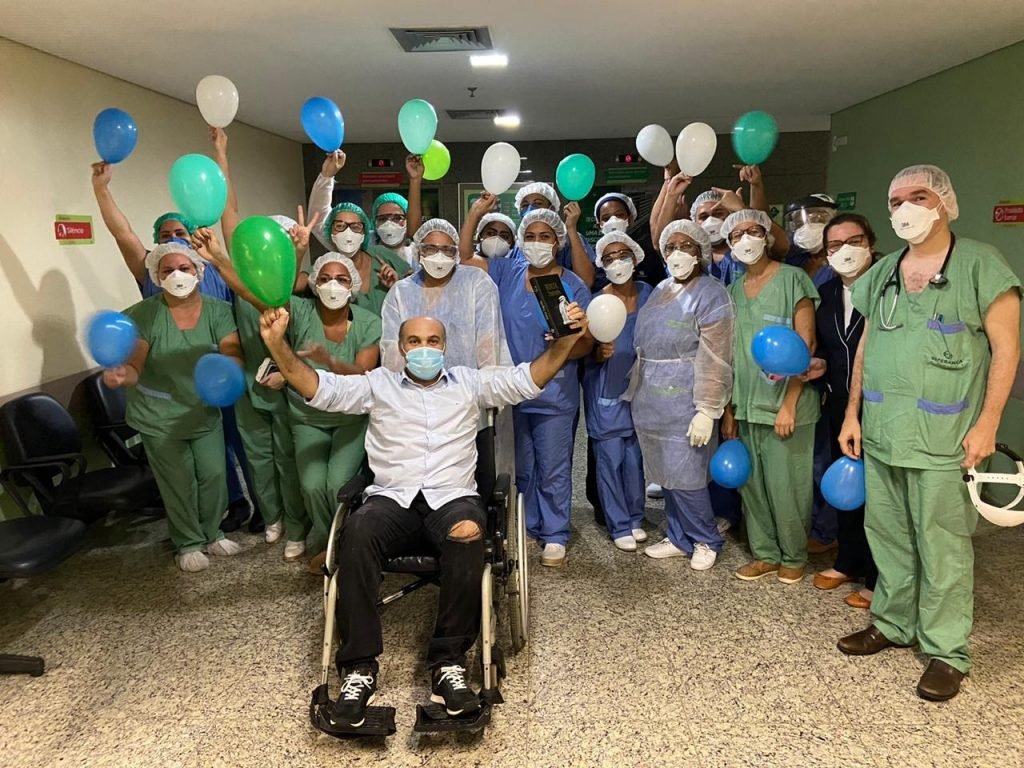 Maciel-Júnior-saindo-do-hospital