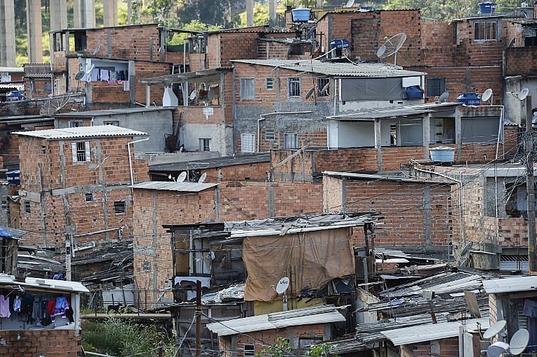 BRAZIL-SHANTYTOWN-FEATURE