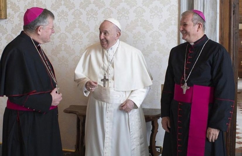 Papa-e-dois-vice-CNBB