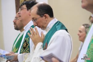 Monsenhor Agnaldo Temóteo em concelebração