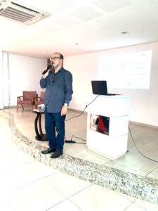 Plinio Franklin, representado o novo ecônomo da Diocese Sobral, Padre Ítalo Arcanjo.