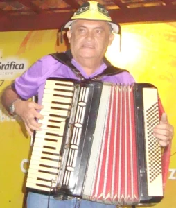SIMÕES CAROLINO