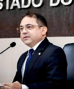 Prof. Luis Lira