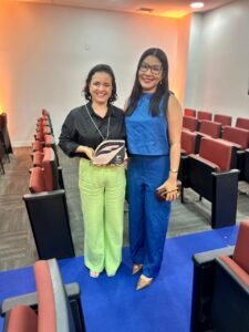 Zaira Almeida e Thaís Helena, no Prêmio de Jornalismo do Sistema Fecomércio em Fortaleza