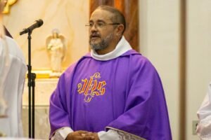 Fé e comunhão marcam posse de padre Manoelito em Morrinhos (2)