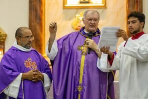 Fé e comunhão marcam posse de padre Manoelito em Morrinhos (3)