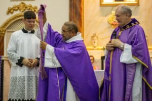 Fé e comunhão marcam posse de padre Manoelito em Morrinhos (4)