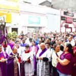 Multidão participa da tradicional Procissão do Bom Jesus (2)