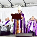 Multidão participa da tradicional Procissão do Bom Jesus (4)