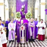 Multidão participa da tradicional Procissão do Bom Jesus (5)