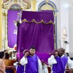 Na noite desta quinta-feira (26-03), a comunidade sobralense se reuniu na Sé Catedral para a San (1)