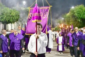 Na noite desta quinta-feira (26-03), a comunidade sobralense se reuniu na Sé Catedral para a San (5)