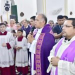 Na noite desta quinta-feira (26-03), a comunidade sobralense se reuniu na Sé Catedral para a San (7)
