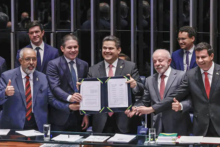 Foto da pronulgação